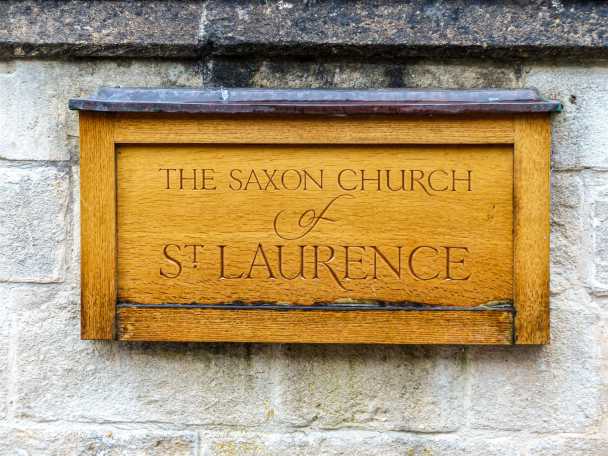 Hinweisschild an der sächsischen Kirche von Bradford-on-Avon ausflug southampton kreuzfahrt kirche bradford-on-avon