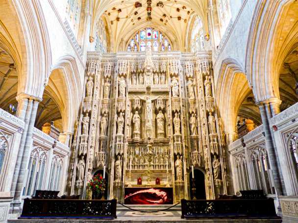 Innenansicht der Kathedrale von Winchester ausflug southampton kreuzfahrt winchester kathedrale
