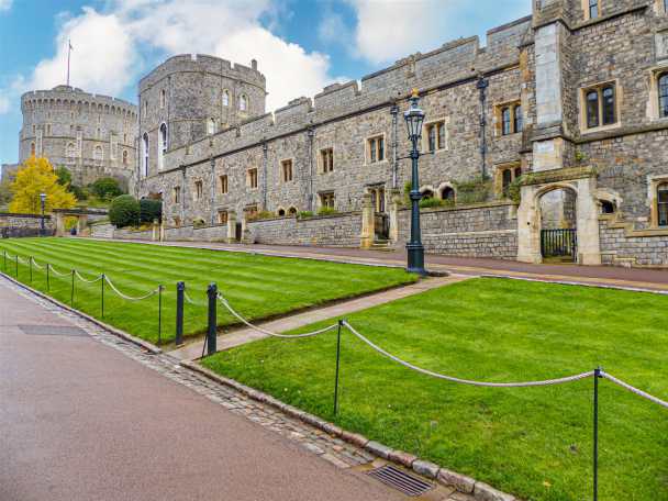 Teil des Hufeisens (Horseshoe) am unteren Hof von Windsor Castle hufeisen ausflug southampton kreuzfahrt windsor