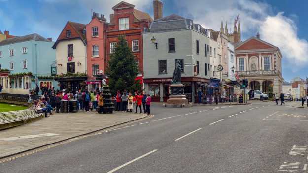 Blick ain den Ort von Windsor Ort ausflug southampton kreuzfahrt windsor